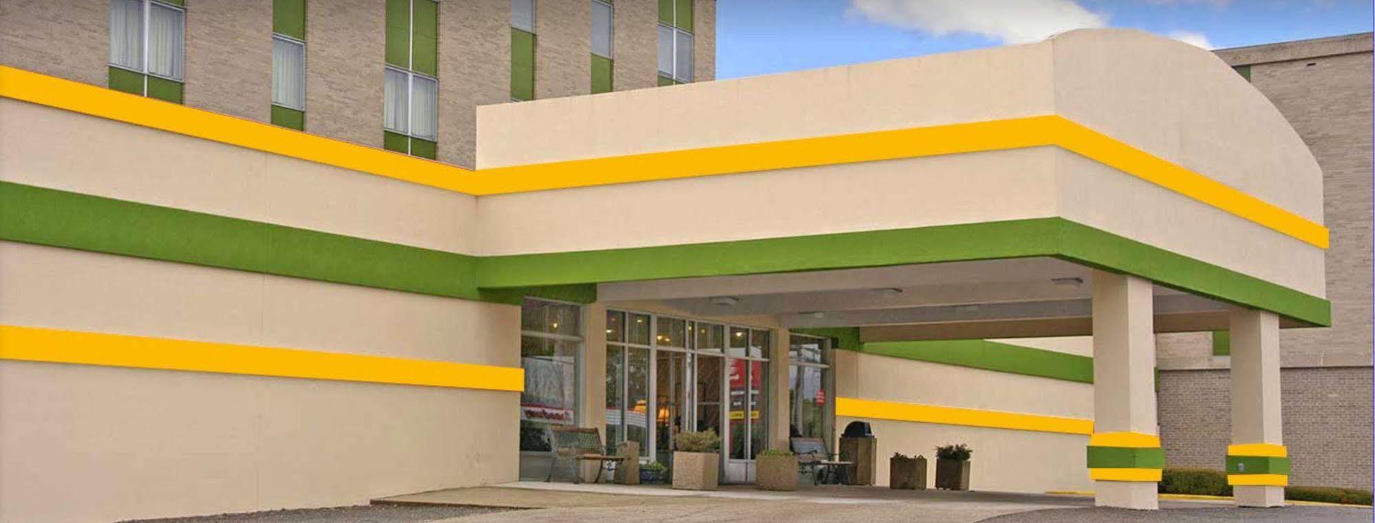 Elkins Inn And Suites Экстерьер фото
